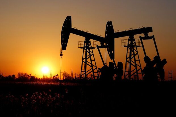 قیمت نفت خام در اولین روز معاملاتی 2021 جهش کرد