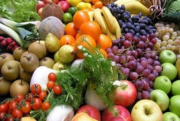 قیمت انواع میوه فصل و سبزی در میدان مرکزی تهران