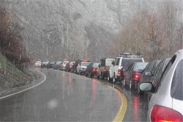 جاده چالوس مسدود شد/ بارش و لغزندگی در محورهای 10 استان