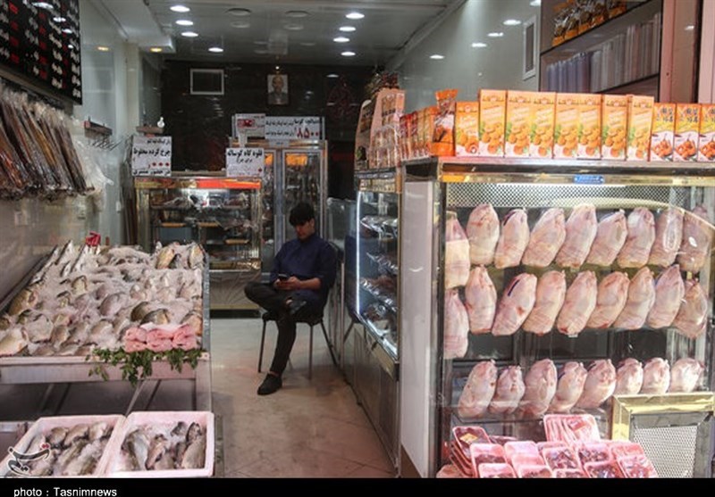 توزیع مرغ منجمد 15 هزار تومانی در بازار با 2 ماه تاریخ انقضا