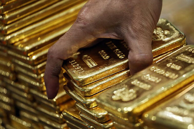 قیمت جهانی طلا پایین آمد/ هر اونس 1827 دلار